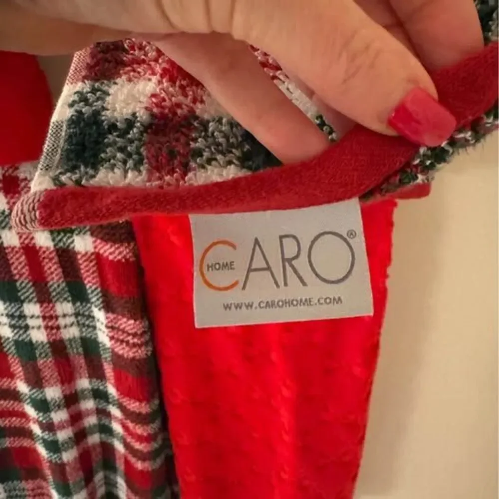 4 Christmas bath towels